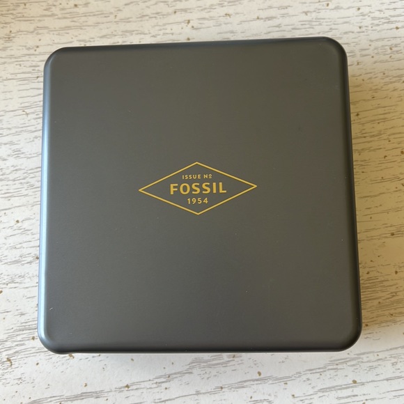 Brown leather Fossil Wallet with RFID protection - Picture 3 of 8